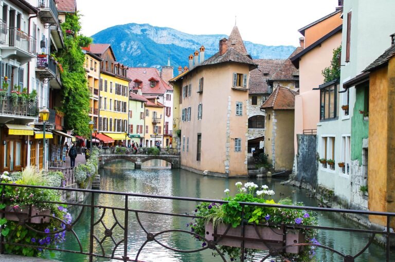 French Countryside: 17 Beautiful Towns In France