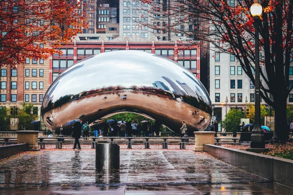 cloud gate chicago iconic place